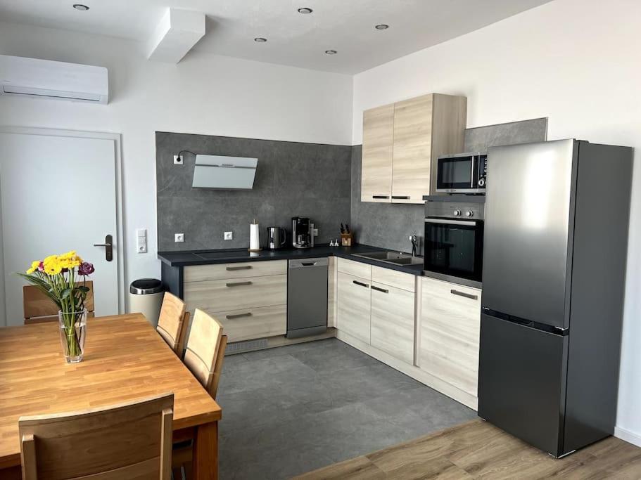 Moderne, Stilvolle Ferienwohnung In Eich Eich  Buitenkant foto